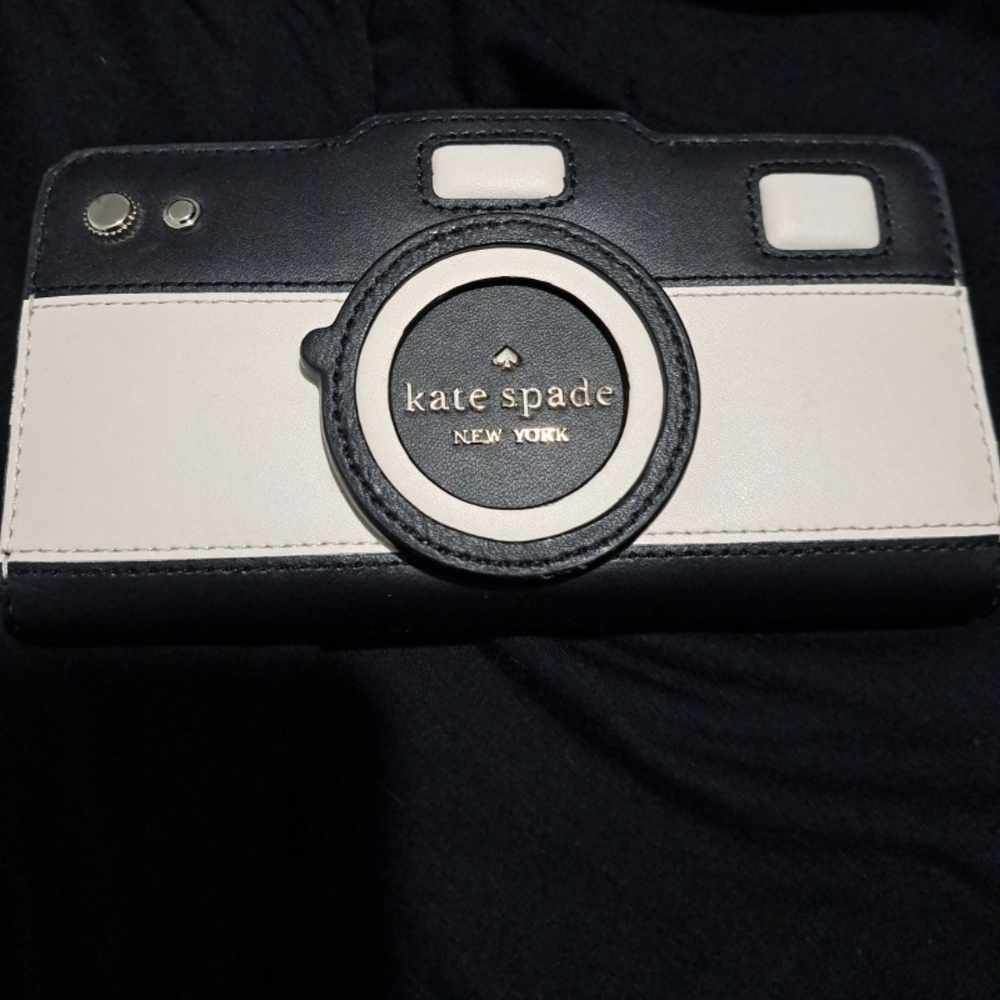 Kate Spade Oh Snap Bifold